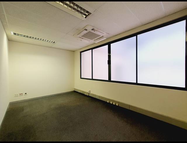 686.90M² OFFICE TO LET IN HALFWAY HOUSE